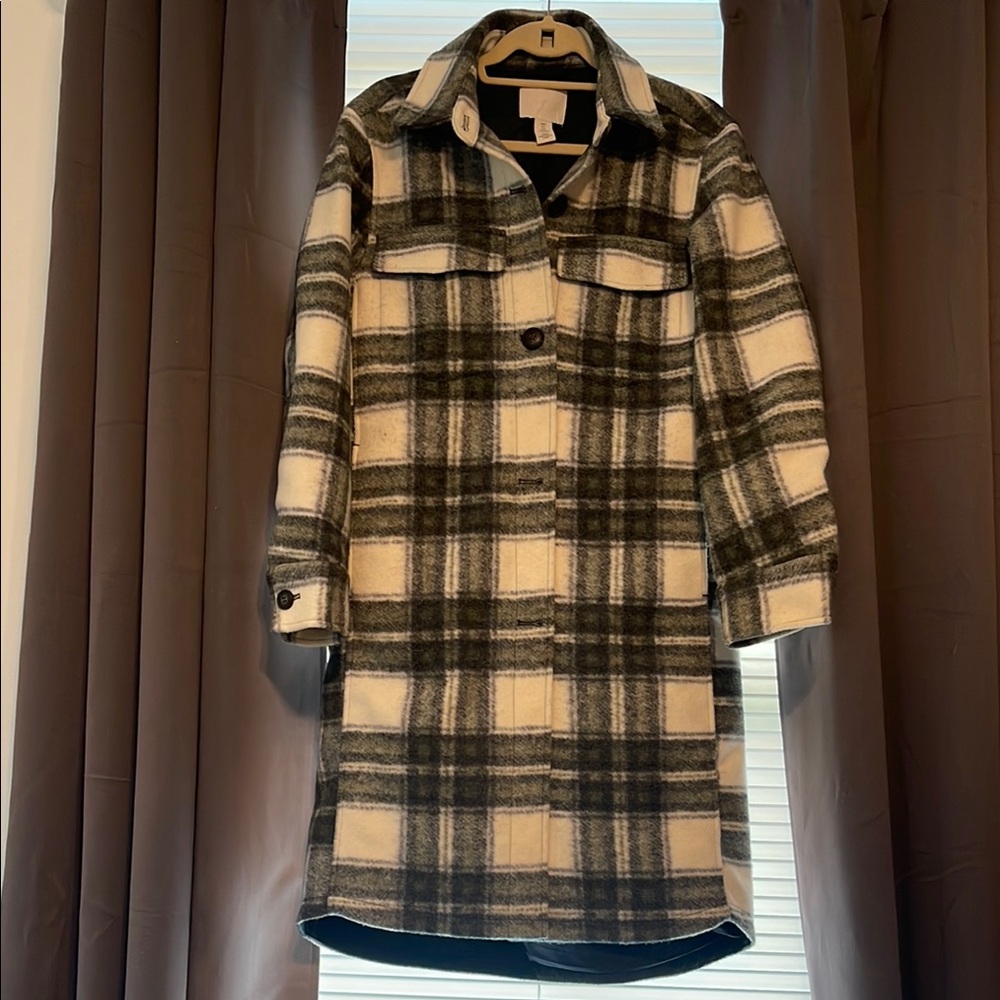 H&M Black and Cream Trench Coat Timeless Design